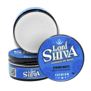 Cabelo fino, curto e sem volume tem solução: Pomada Strong Matte. Fixação firme, efeito seco e leveza na medida para um visual novo e elegante